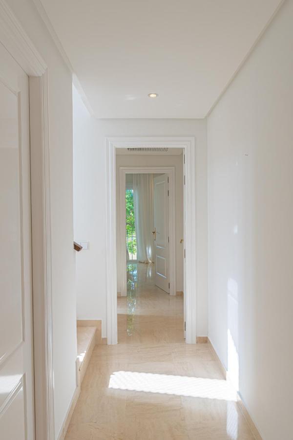 Apartamento Luxurious penthouse in Ventura del Mar, Puerto Banus. Marbella Exterior foto
