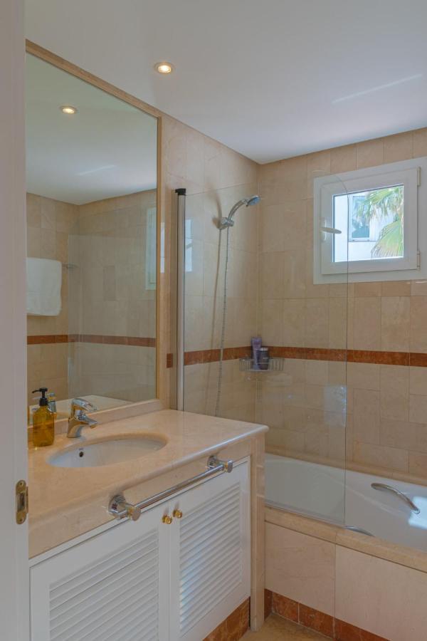Apartamento Luxurious penthouse in Ventura del Mar, Puerto Banus. Marbella Exterior foto